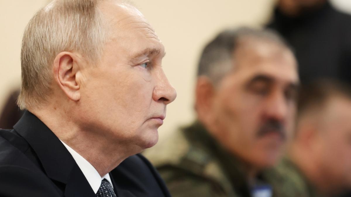 Wladimir Putin (Foto) hat einen weiteren Offizier im Ukraine-Krieg verloren. (Foto)
