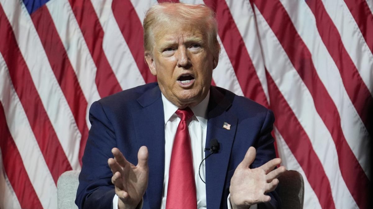 Donald Trump hat sich w&auml;hrend eines Auftritts vor schwarzen Journalisten in Chicago in rassistische Wutausbr&uuml;che und w&uuml;ste Beschimpfungen verrannt. (Foto)