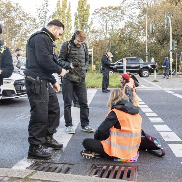 Eklat um Justiz-Entscheidungen! Härtere Strafen für Wiederholungstäter gefordert