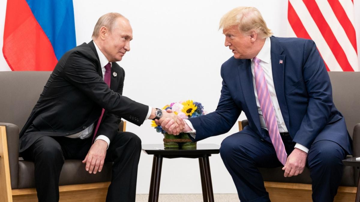 Wladimir Putin und Donald Trump feilen offenbar an einem Abkommen, das sagenhafte 12 Trillionen US-Dollar wert sein soll. (Foto)