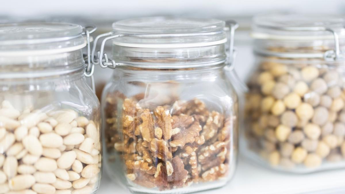 Viele der im Einzelhandel erh&auml;ltlichen Nussmischungen sind weniger gesund als sie versprechen. (Foto)