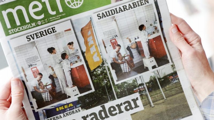 Weil Ikea Frauenbilder löschte, entblößte sich Femen auch schon im Möbelhaus.