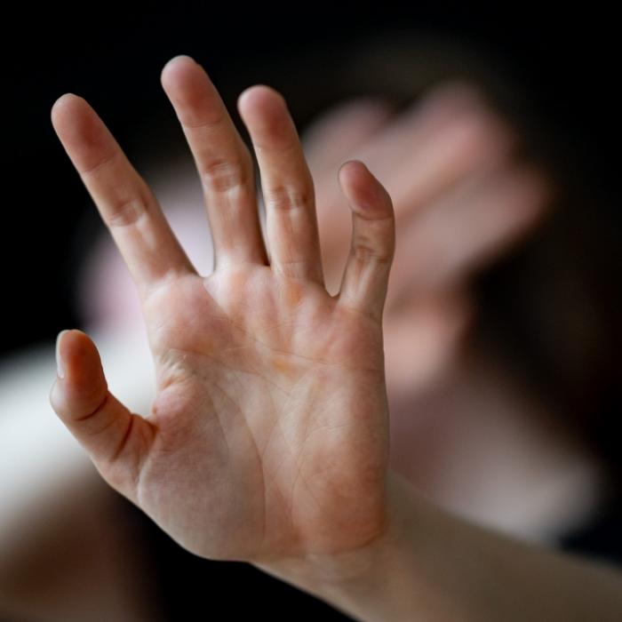 Mit Chili übergossen! 70-Jährige überfallen und vergewaltigt
