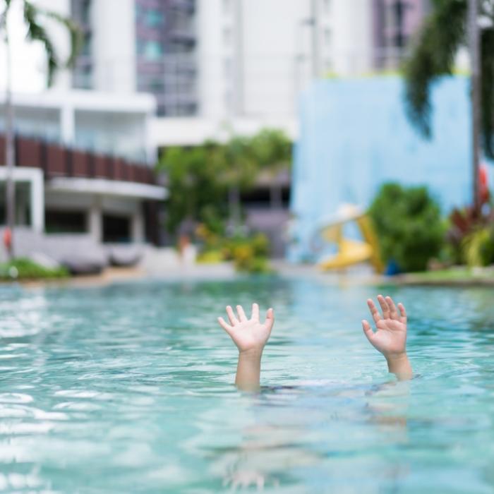 Mädchen (8) von Pool-Pumpe angesaugt und ertrunken