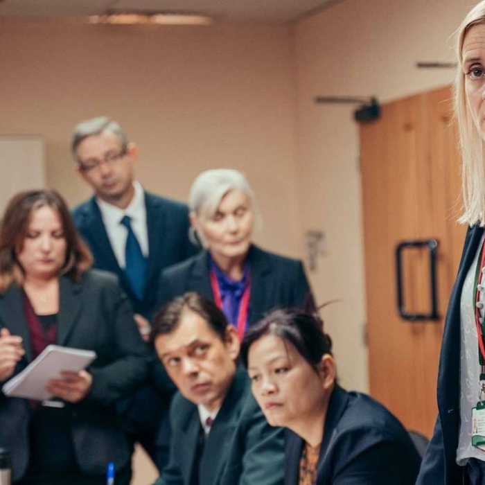 Wiederholung von Episode 4, Staffel 1 online und im TV