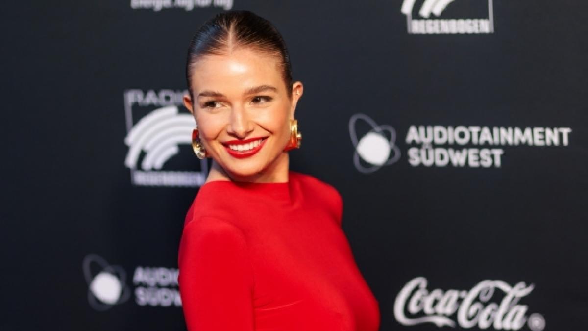 Moderatorin Lola Weippert ist das neue Gesicht der Hunkem&ouml;ller-Weihnachtskampagne. (Foto)