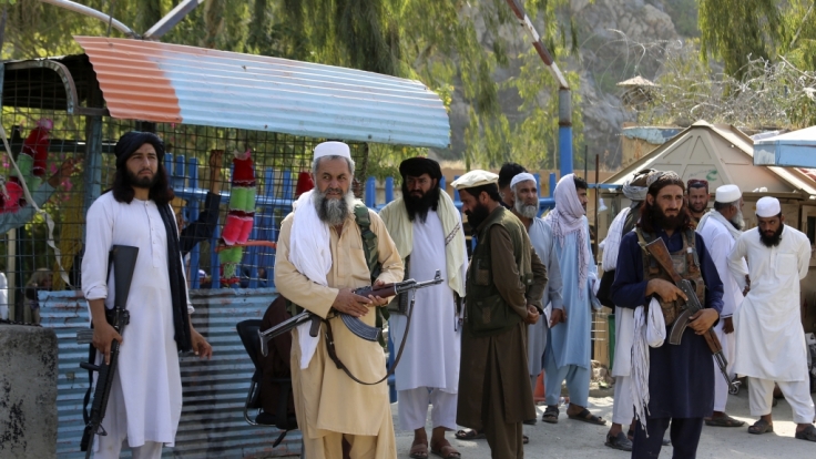 Kämpfer der Taliban haben es vor allem auf junge Frauen abgesehen. (Foto)