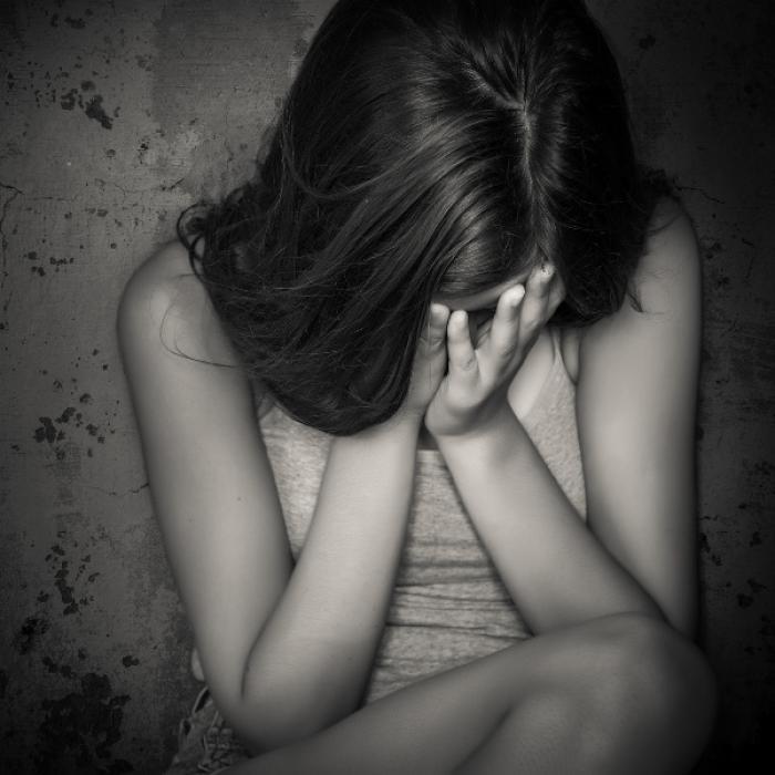 Vater vergewaltigt Tochter die ganze Nacht