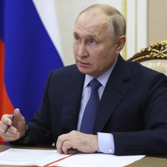 Kriegsschiffe von Krim abgezogen! Putins Flotte in Panik