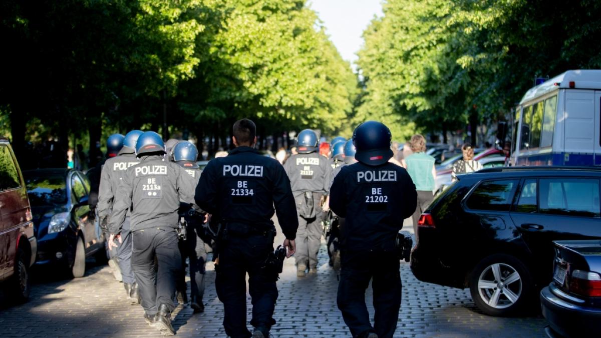 Mehrere Tausend Menschen demonstrierten in Berlin gegen die aktuellen Corona-Ma&szlig;nahmen. (Foto)