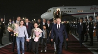 Nach dem Gefangenenaustausch mit dem Westen empfing Präsident Wladimir Putin (r.) auch ein russisches Spionage-Paar mit seinen Kindern am Flughafen Wnukowo.