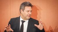Robert Habeck wurde in Schlüttsiel durch wütende Bauern am Verlassen einer Fähre gehindert.