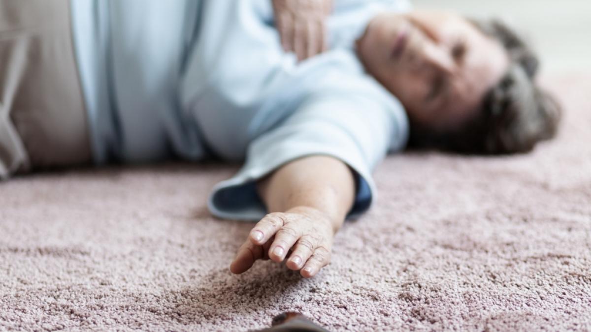 Weil sie eine demenzkranke Patientin misshandelt hat, wurde eine Pflegerin nun zu einer Haftstrafe verurteilt. (Foto)