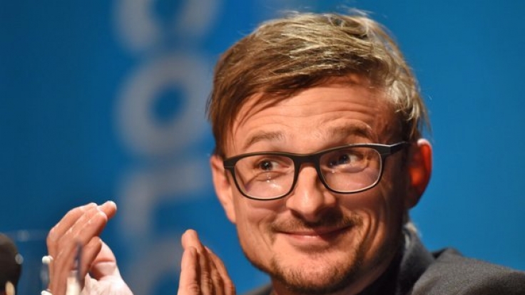 Florian Lukas bei einer Lesung. Der Schauspieler ist auch begeisterter Sprecher für Hörbücher.
