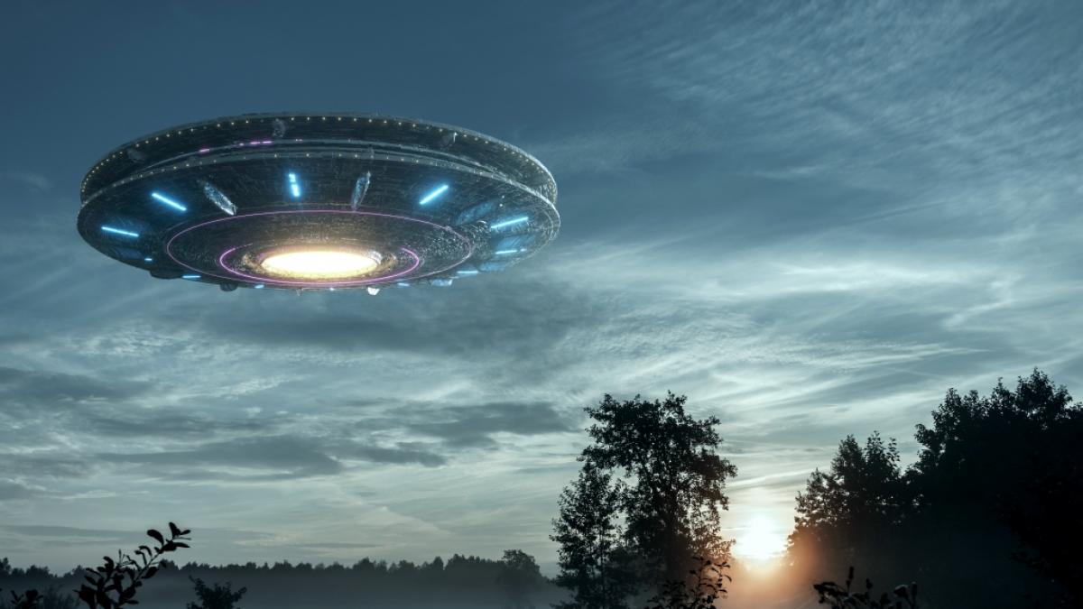 Laut einer Verschw&ouml;rungstheorie k&ouml;nnten Menschen mit Ufos einen Dritten Weltkrieg verhindern. (Symbolfoto) (Foto)