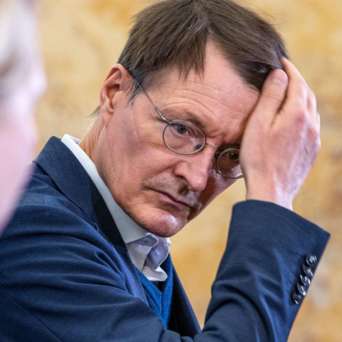 Harte Kritik für Bundestag-Extrawurst! Vor DIESEN Fragen drückt sich Lauterbach