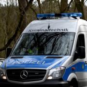 Eine Hundertschaft der Berliner Polizei ist nach Brandenburg ausgerückt, um bei Storkow (Oder-Spree) ein Waldstück nach der vermissten Rebecca aus Berlin abzusuchen.