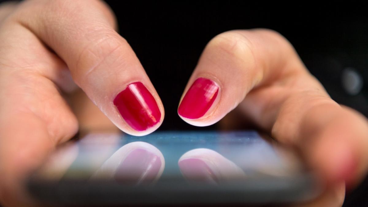 Mit einigen Tricks bleibt Ihr Handy Akku l&auml;nger voll. (Foto)