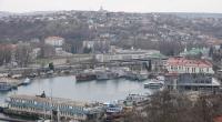 Auf der Halbinsel Krim in Sewastopol ist ein Militärangehöriger durch eine Explosion gestorben.