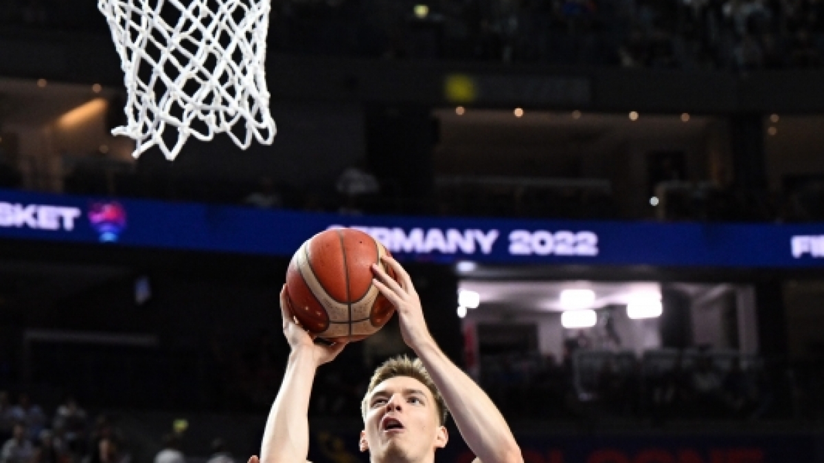 Die deutsche Basketball-Nationalmannschaft k&auml;mpft im WM-Halbfinale gegen die USA um einen Platz im Endspiel. (Foto)