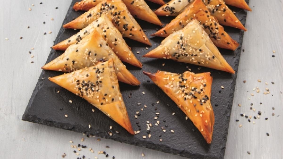 Dr. Oetker serviert in seinem neuesten Kochbuch unter anderem Asia-Gem&uuml;seecken mit Sesam. (Foto)