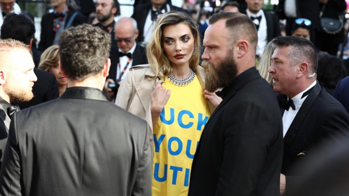 Das ukrainische Model Alina Baikowa protestierte in Cannes gegen den russischen Pr&auml;sidenten Wladimir Putin. (Foto)