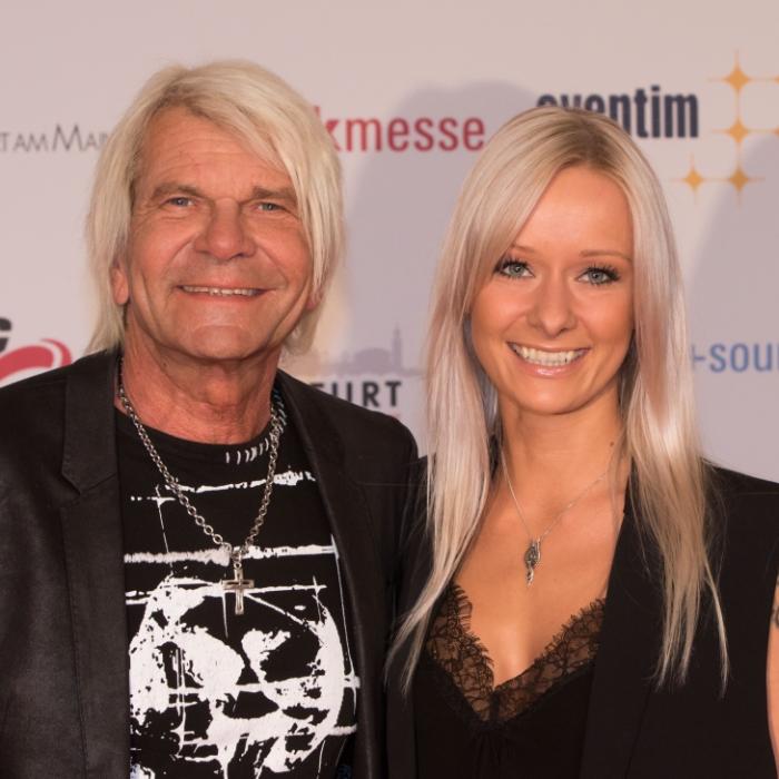 So lebt sie mit Mann Matthias Reim abseits des Schlager-Trubels