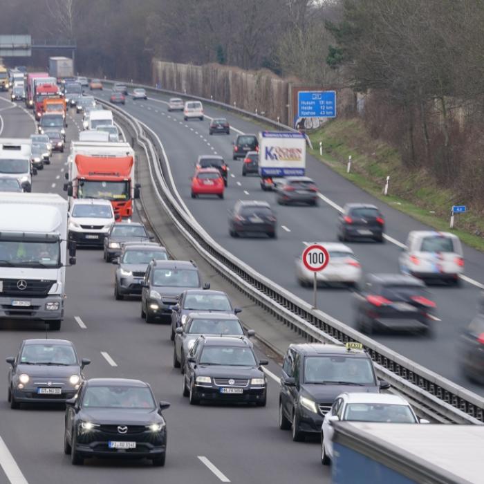 Stau-Alarm auf den Straßen! Hier wird es am 2. Weihnachtsfeiertag voll