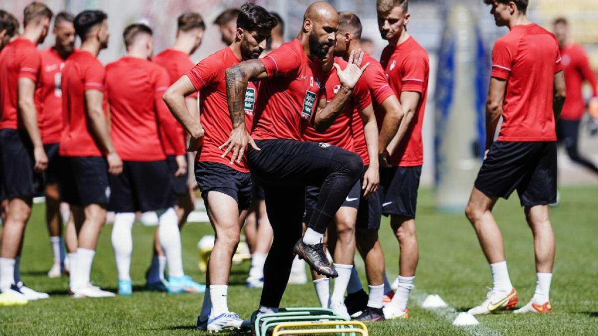 Die Mannschaft des 1. FC Kaiserslautern bereitet sich auf die neue Zweitliga-Saison vor. (Foto)