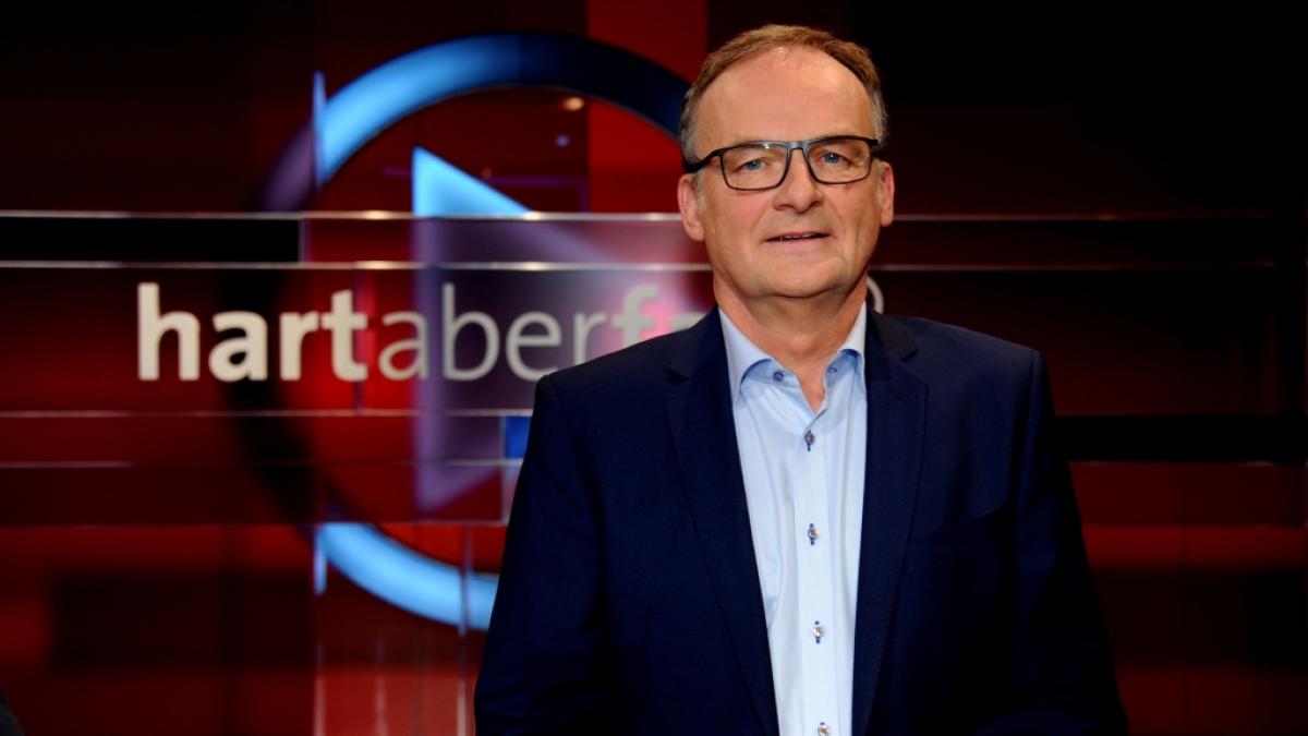 Polittalker Frank Plasberg meldet sich am 7. November 2021 mit einer neuen Ausgabe von "hart aber fair" im Ersten zur&uuml;ck. (Foto)
