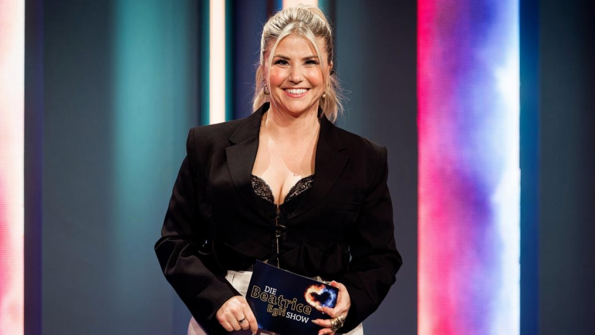 Am 31.10. wird "Die Beatrice Egli Show" zur besten Sendezeit im SWR ausgestrahlt. Bei Instagram gew&auml;hrt die S&auml;ngerin bereits jetzt einen Blick hinter die Kulissen. (Foto)