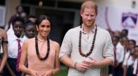 Meghan Markles und Prinz Harrys Körpersprache wurde an ihrem ersten Tag in Nigeria genau unter die Lupe genommen.