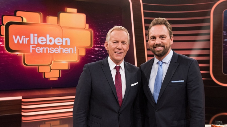 Johannes B. Kerner (l.) und Steven Gätjen präsentieren bei