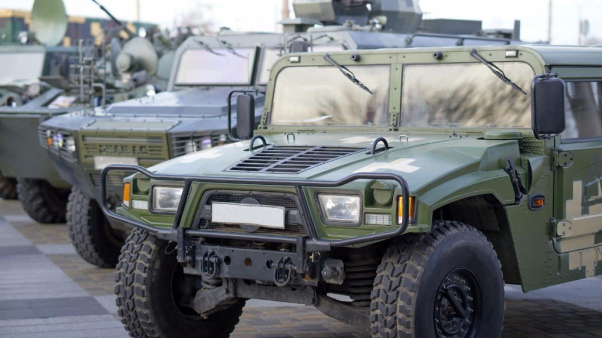 Ein Video zeigt wie mehrere russische Milit&auml;rfahrzeuge bei Kurahove explodieren. (Symbolfoto) (Foto)