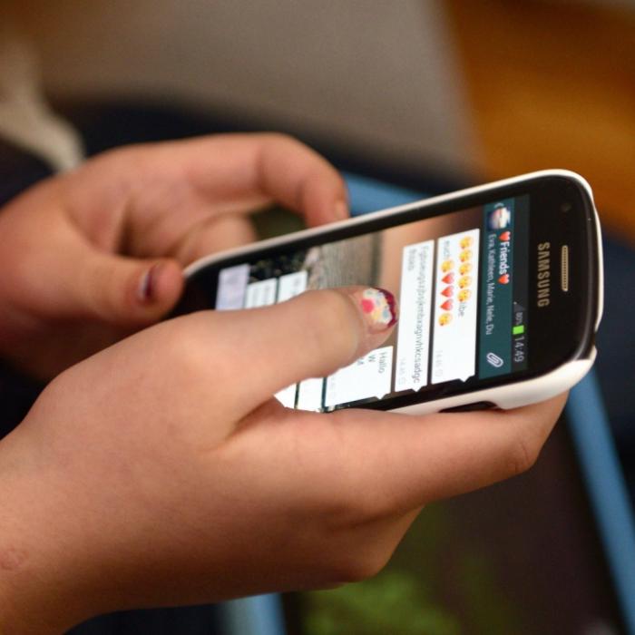 Starren Sie auch zu viel und zu lange auf Ihr Handy?