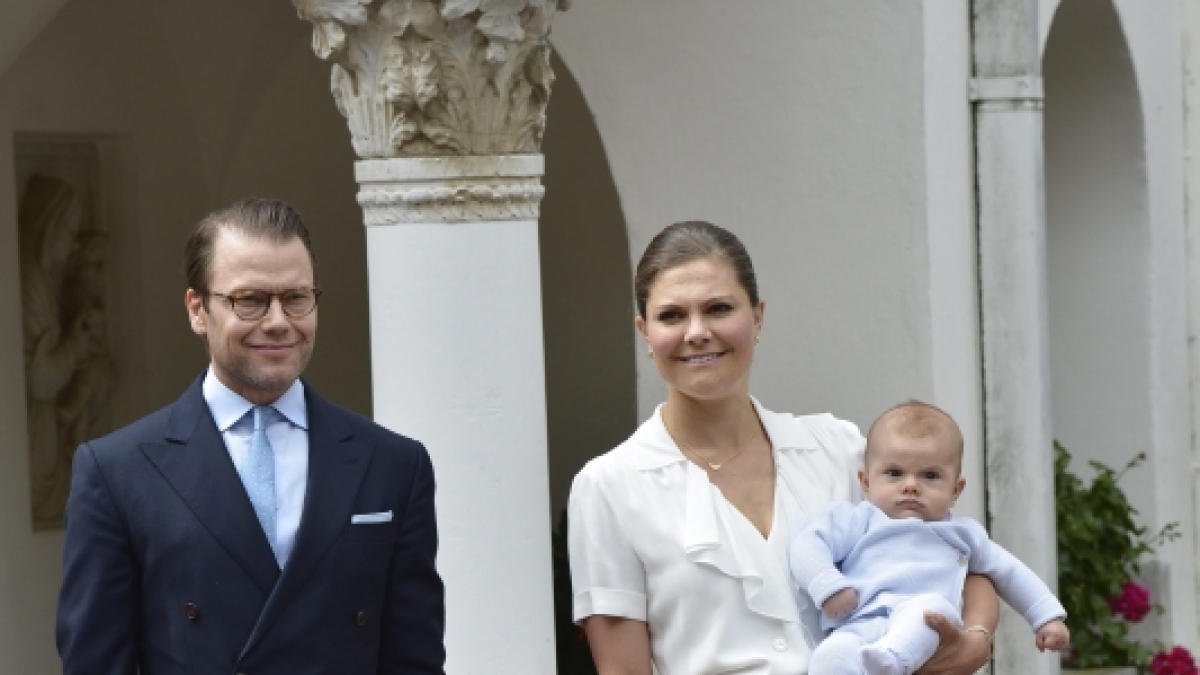 Kronprinzessin Victoria von Schweden mit Ehemann Daniel Westling und ihren beiden Kindern. (Foto)