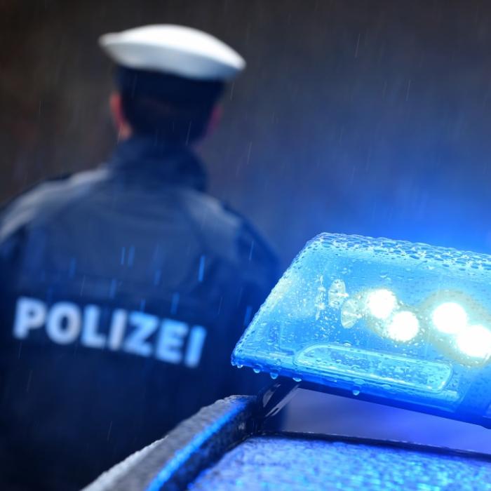 Junkie vergewaltigt Schwangere, Hai frisst Mann, Kind stirbt auf Wasserrutsche