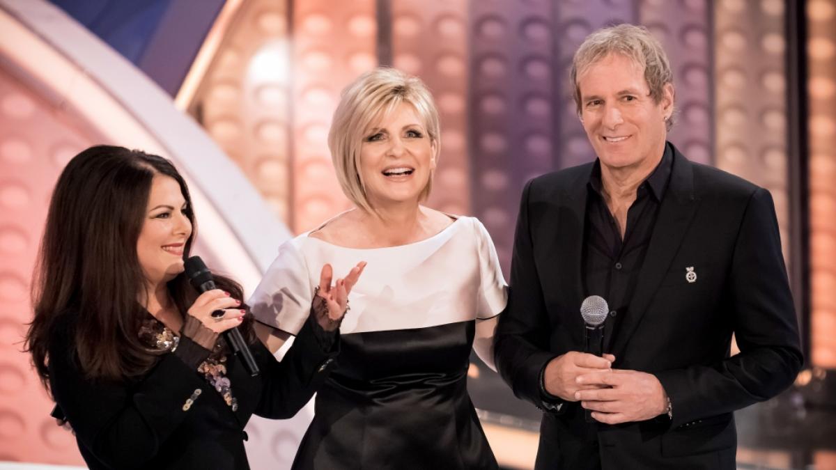 Marianne Rosenberg, die Moderatorin Carmen Nebel und der S&auml;nger Michael Bolton w&auml;hrend der Aufzeichnung der TV-Show "Willkommen bei Carmen Nebel" im Jahr 2017. (Foto)