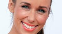 Annemarie Carpendale gönnt sich zum Feierabend erstmal ein Sonnenbad.