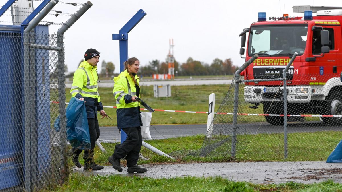 Nach dem Durchbruch eines Sicherheitszauns am Flughafen Leipzig/Halle haben sich nach Polizeiangaben zwei M&auml;nner gestellt. (Foto)