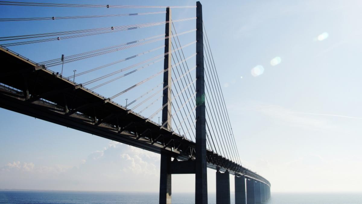 Zwei M&auml;nner sollen einen 19-J&auml;hrigen von einer Br&uuml;cke gest&uuml;rzt haben. (Foto)