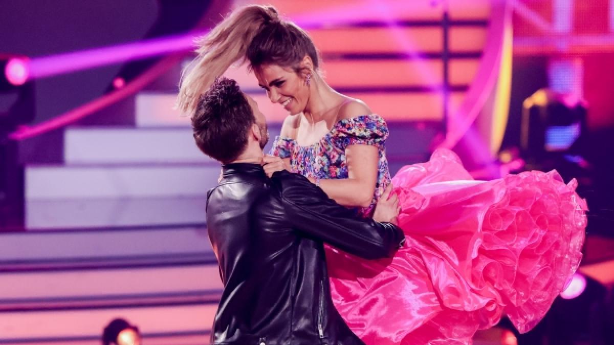 Schauspielerin Sarah Mangione und Profit&auml;nzer Vadim Garbuzov legen bei "Let's Dance" 2022 eine flotte Sohle aufs Parkett. (Foto)