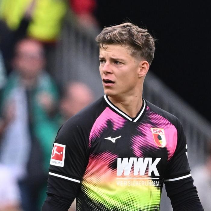 So lebt der Augsburg-Torwart heute mit seiner Verlobten