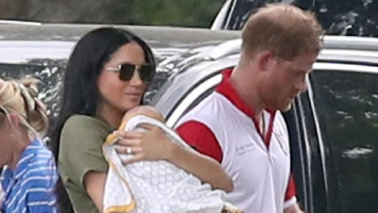 Meghan und Harry verduften nach Afrika.