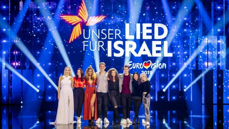 Gruppenfoto mit allen ESC-Kandidatinnen und Kandidaten: Aly Ryan, Lilly Among Clouds, BB Thomaz, Gregor Hägele, Makeda, Linus Bruhn, S!sters (Laurita und Carlotta Truman) (v.l.n.r.).