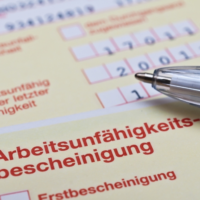 Das ist erlaubt, wenn Sie krankgeschrieben sind - und das nicht