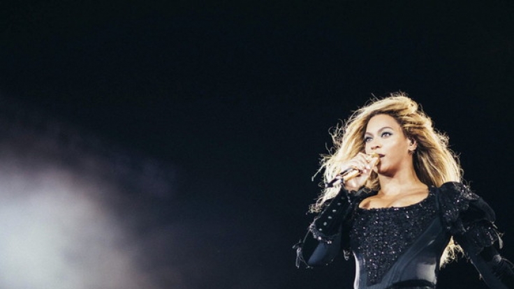 Beyonce crashte in Italien eine Hochzeit - im Bikini.