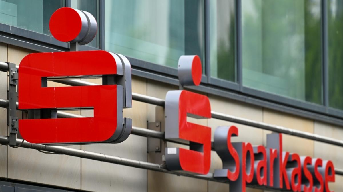 Verbraucher sollten sich f&uuml;r g&uuml;nstigere Dispo-Konditionen eher an Privatbanken wenden. (Foto)