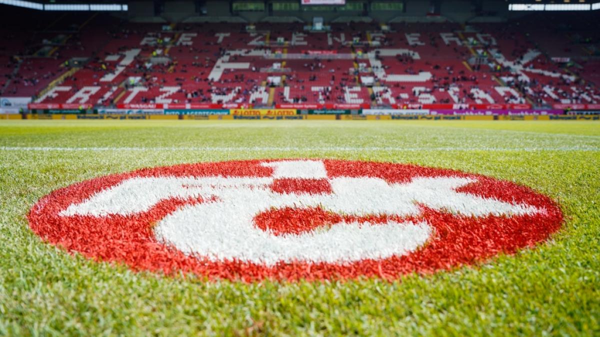 Der 1. FC Kaiserslautern trauert um seinen verstorbenen Zeugwart Peter Miethe. (Foto)