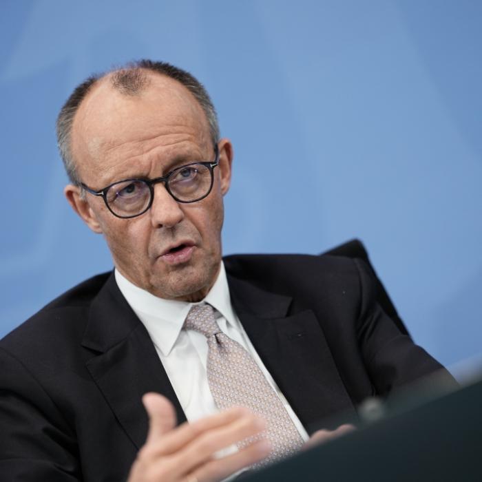 Druck vor Renten-Abstimmung wächst – er pocht auf die Kanzlermehrheit